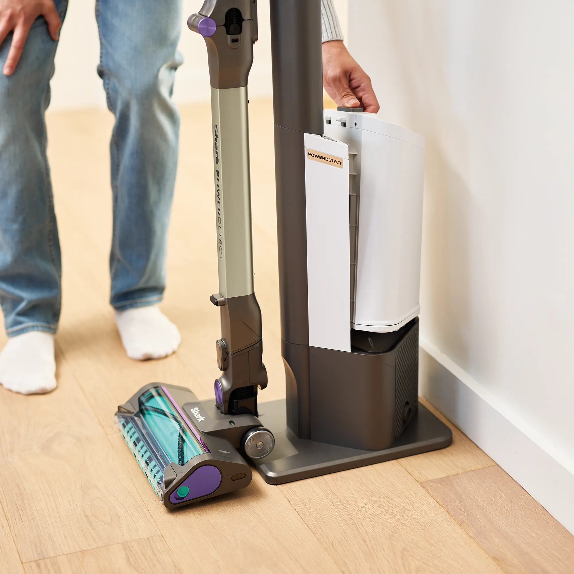 Shark Cordless PowerDetect Clean & Empty System - Image 16