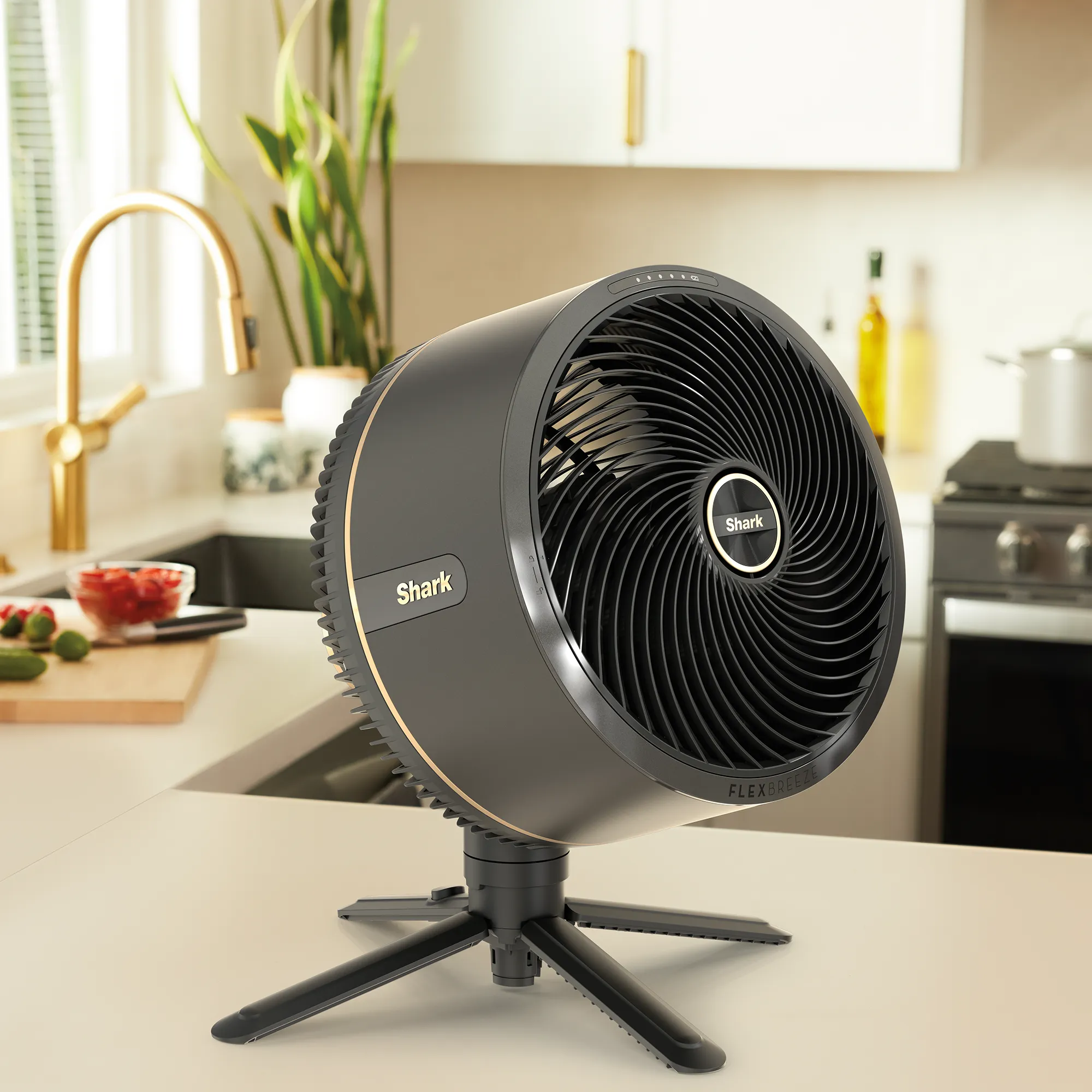 Shark FlexBreeze Fan With Misting Attachment - Black - Image 14